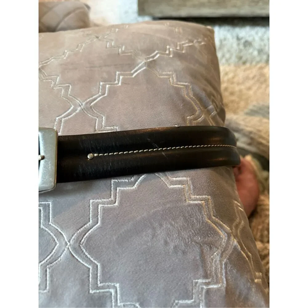 Tommy Bahama fits waist